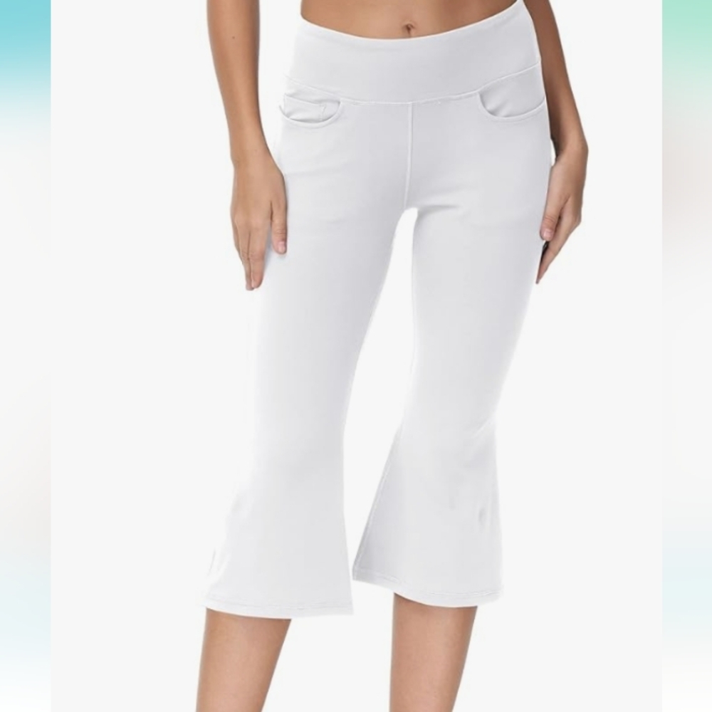 Cakulo Women's Capris White Athletic Yoga Pants With Pockets. L